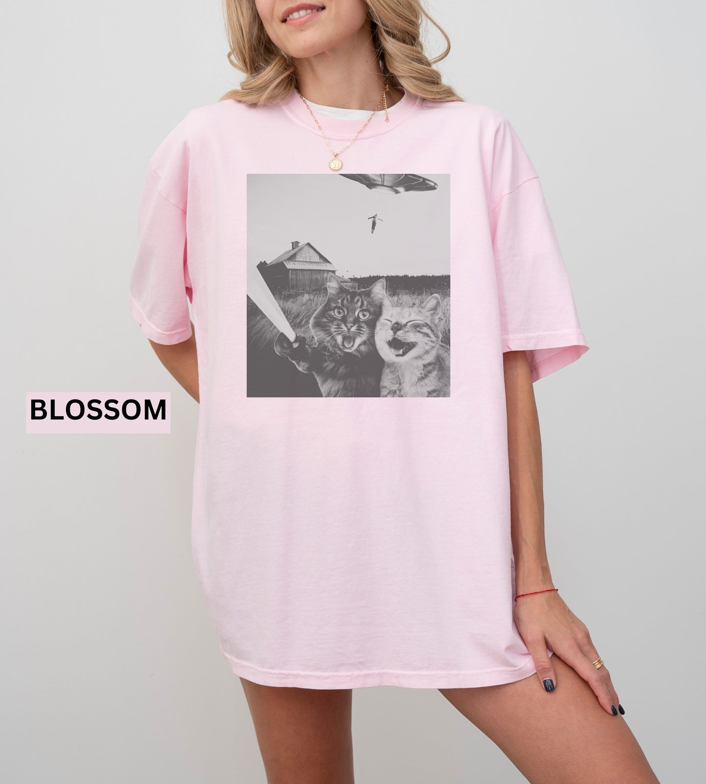 Cat UFO Graphic T-Shirt