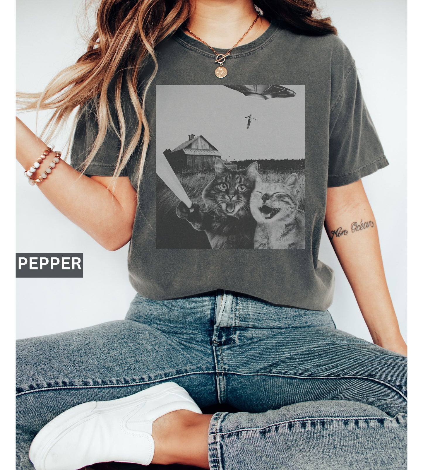 Cat UFO Graphic T-Shirt