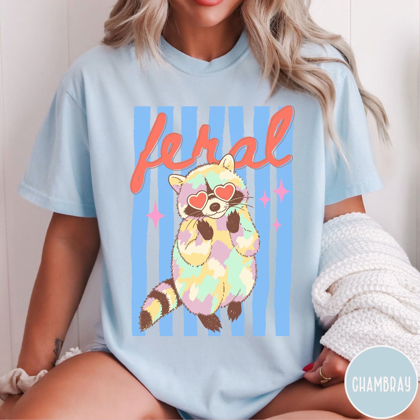 Raccoon Vibes T-Shirt in Chambray – vintage-wash casual graphic tee