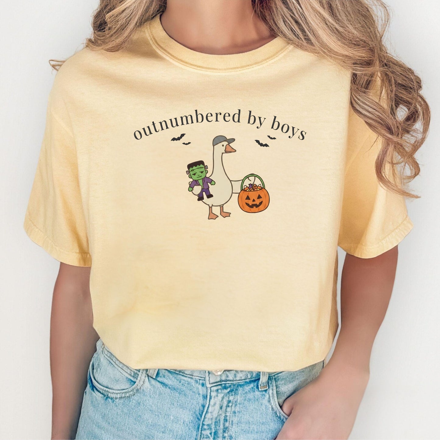 Silly Goose Outnumbered by Boys Halloween graphic tee in Butter – GodaStudio