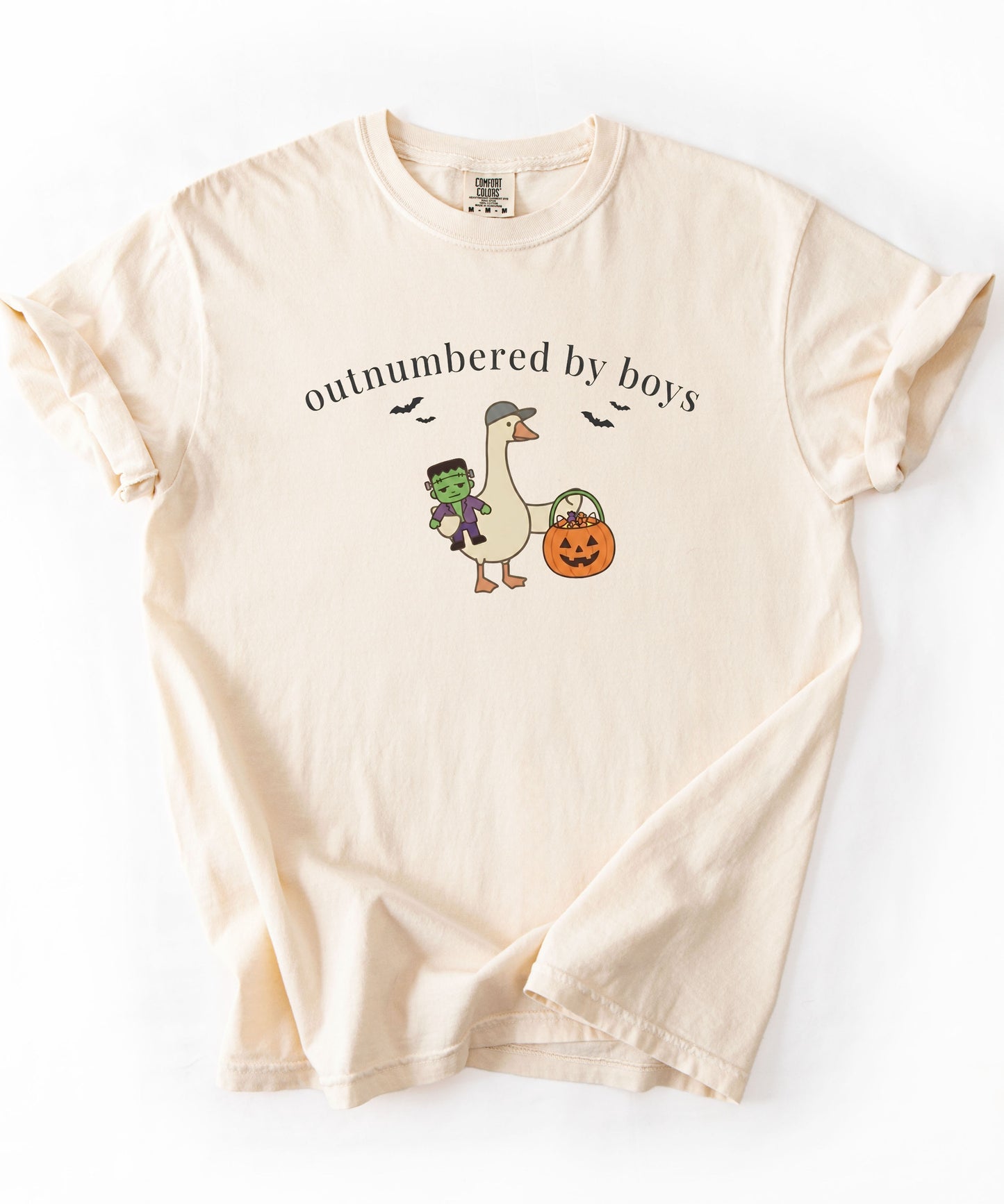 Silly Goose Outnumbered by Boys Halloween graphic tee in Ivory– GodaStudio