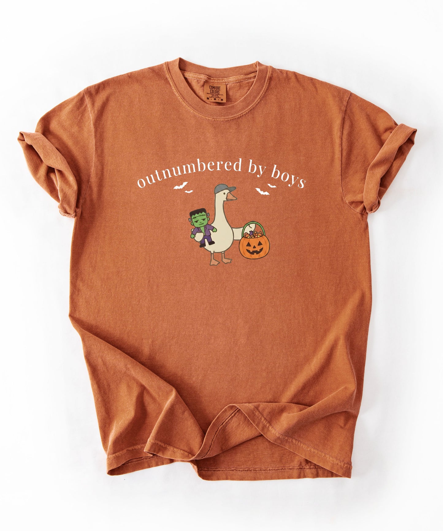 Silly Goose Outnumbered by Boys Halloween graphic tee in Yam – GodaStudio