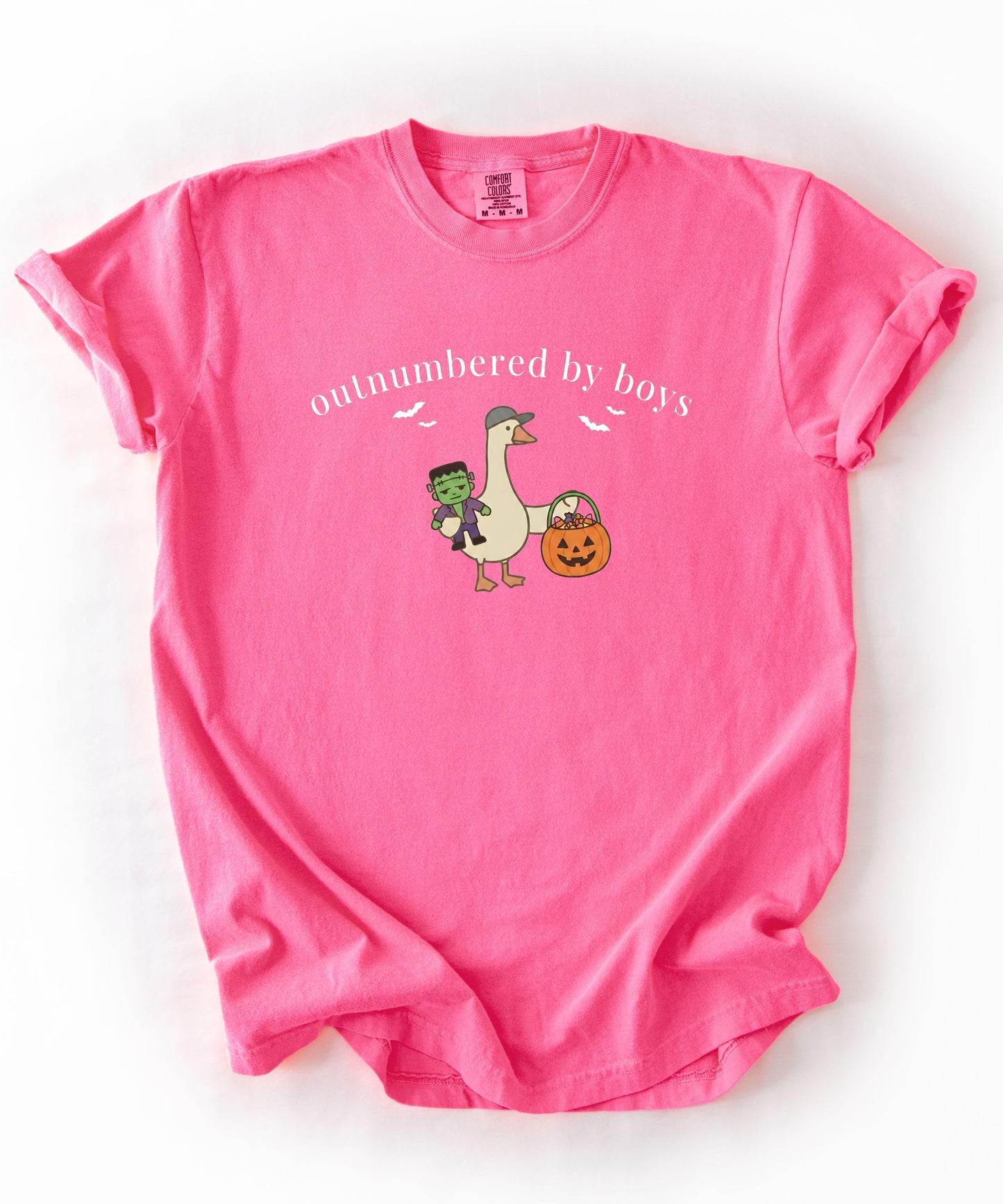 Silly Goose Outnumbered by Boys Halloween graphic tee in Neon pink – GodaStudio