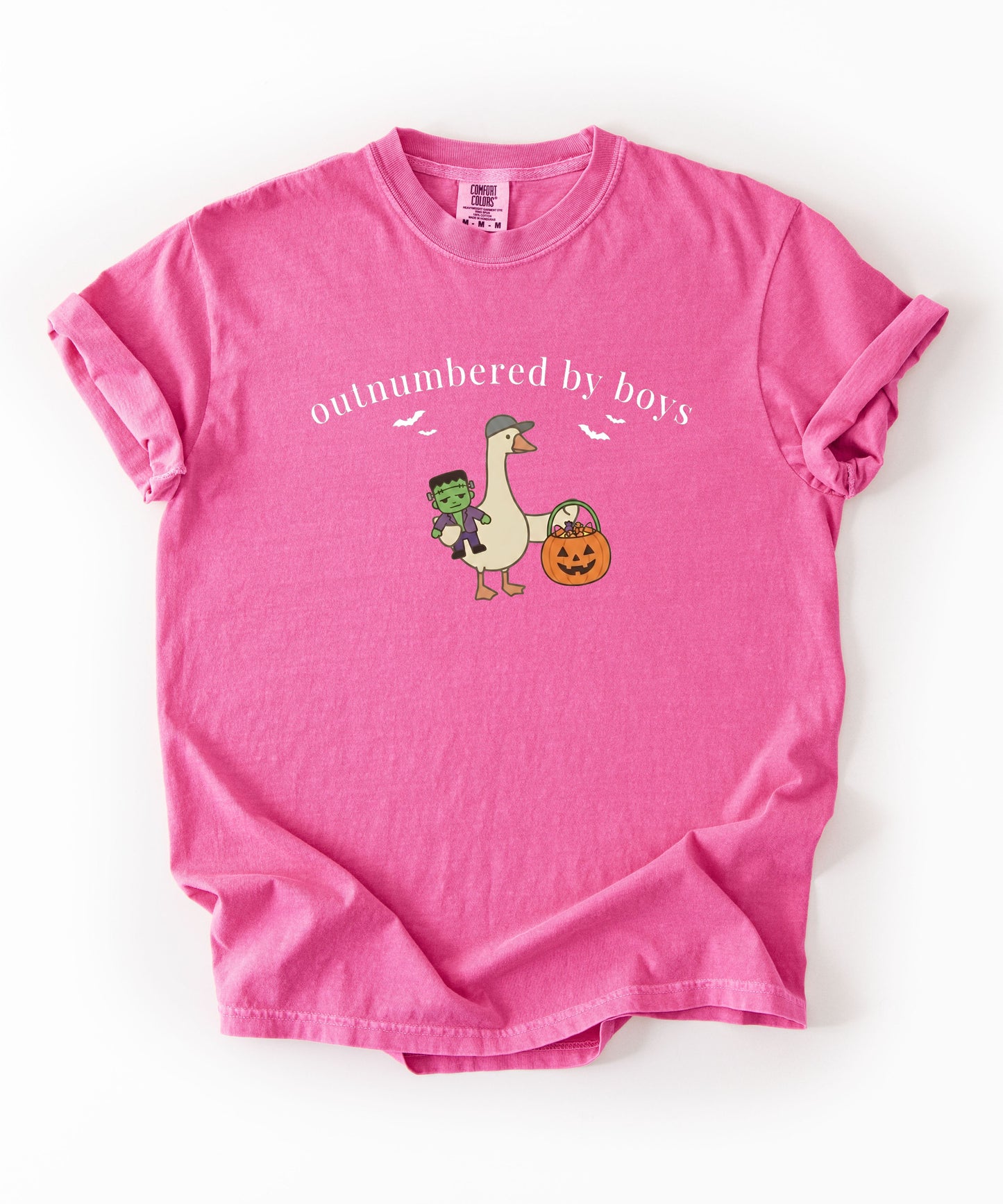 Silly Goose Outnumbered by Boys Halloween graphic tee in Crunchberry – GodaStudio