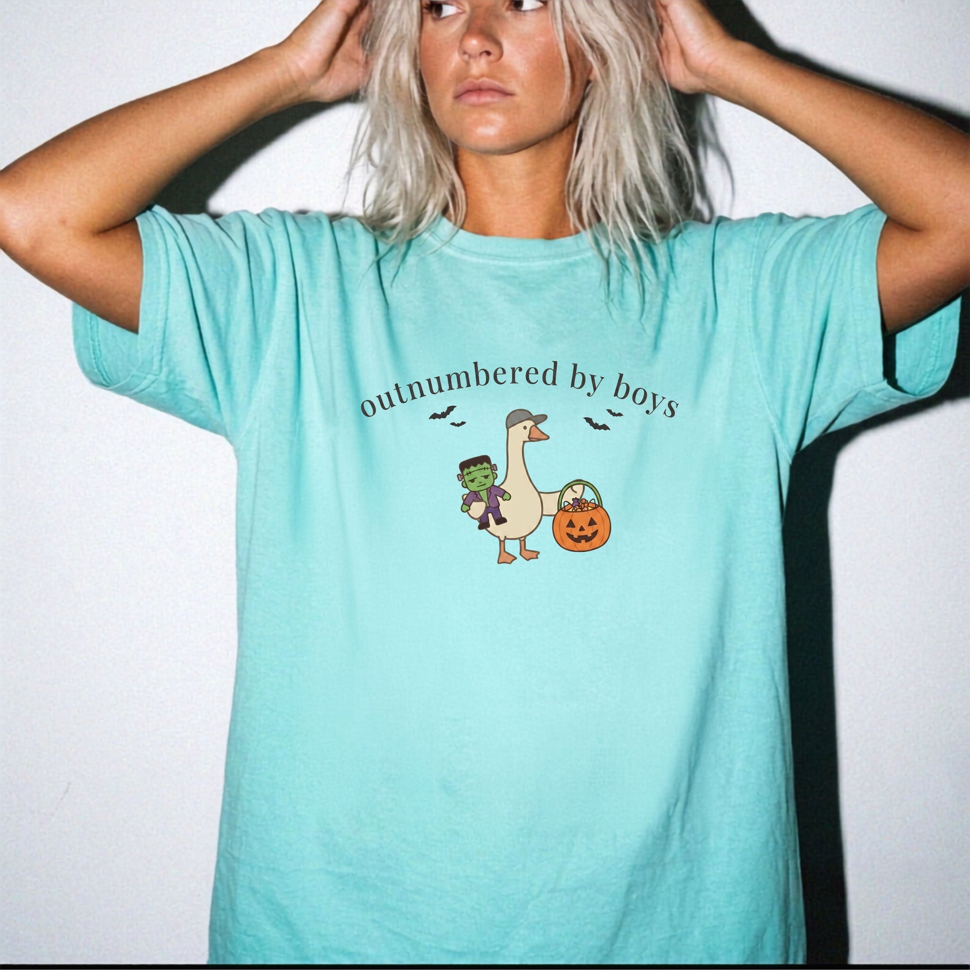 Silly Goose Outnumbered by Boys Halloween graphic tee in Chalky Mint – GodaStudio