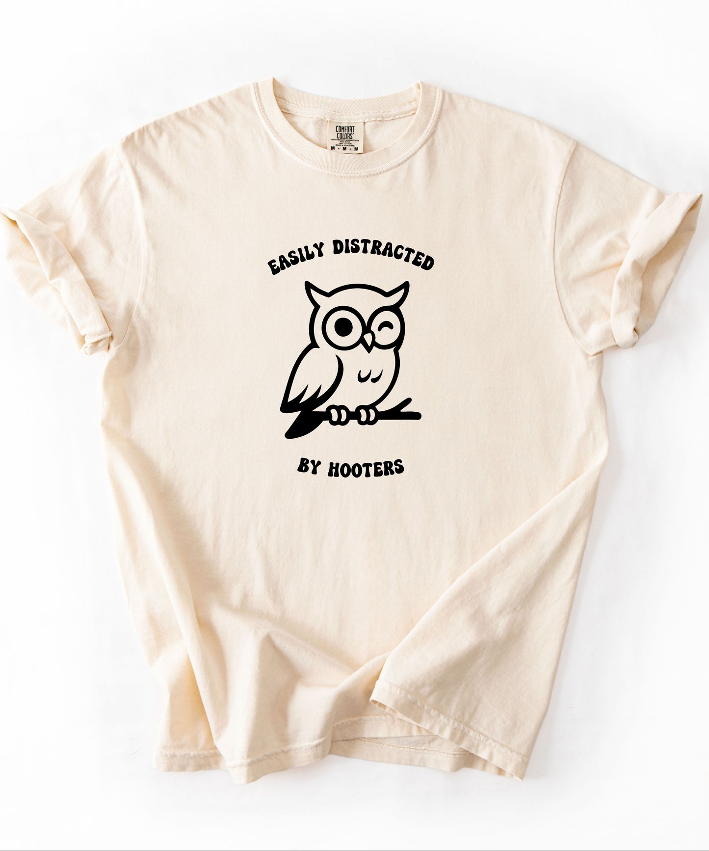 asily Distracted by Hooters funny owl graphic tee in Ivory – GodaStudio