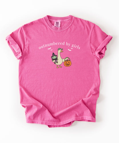 Silly Goose Outnumbered by Girls Halloween graphic tee in Crunchberry– GodaStudio