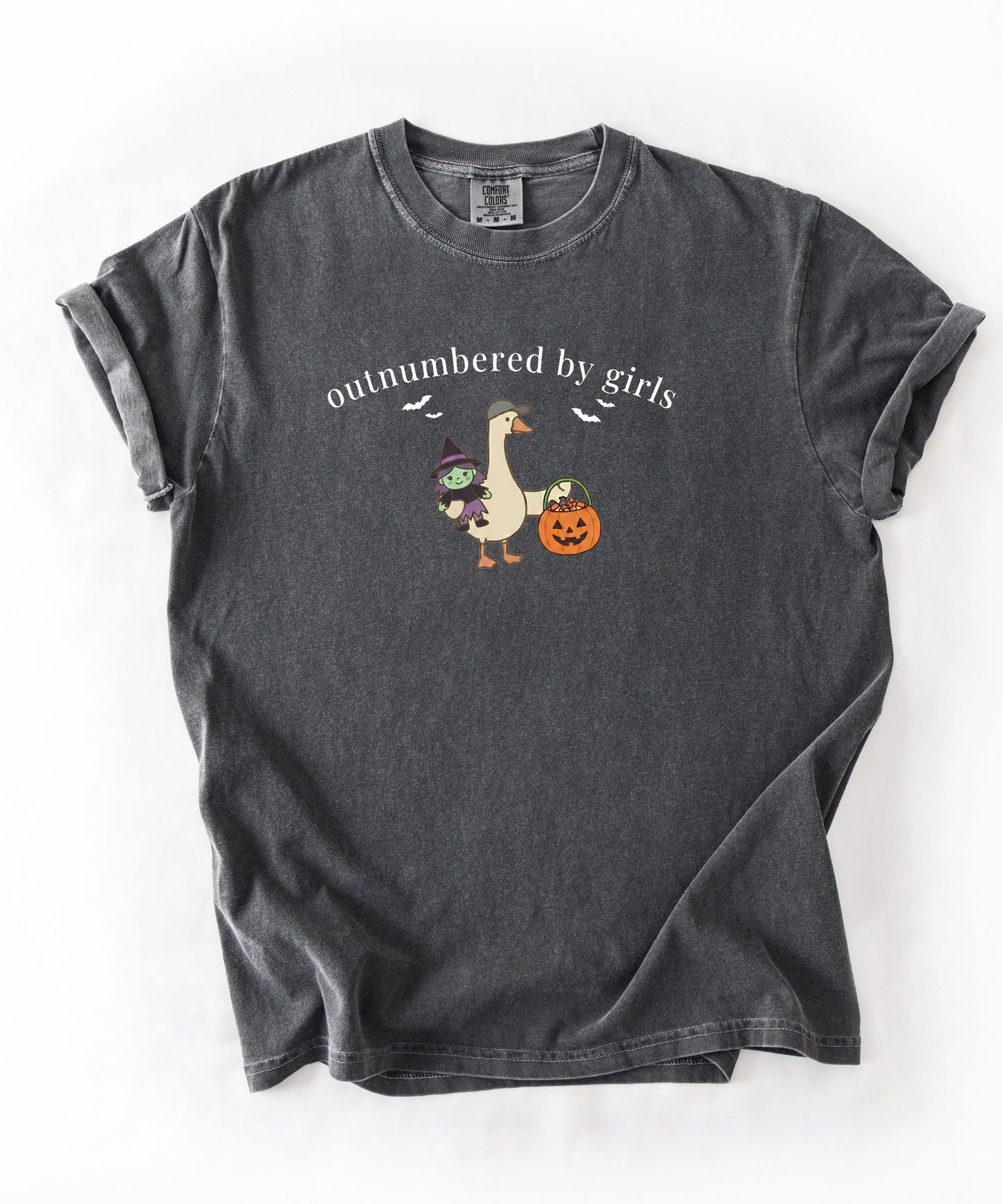 Silly Goose Outnumbered by Girls Halloween graphic tee in pepper – GodaStudio