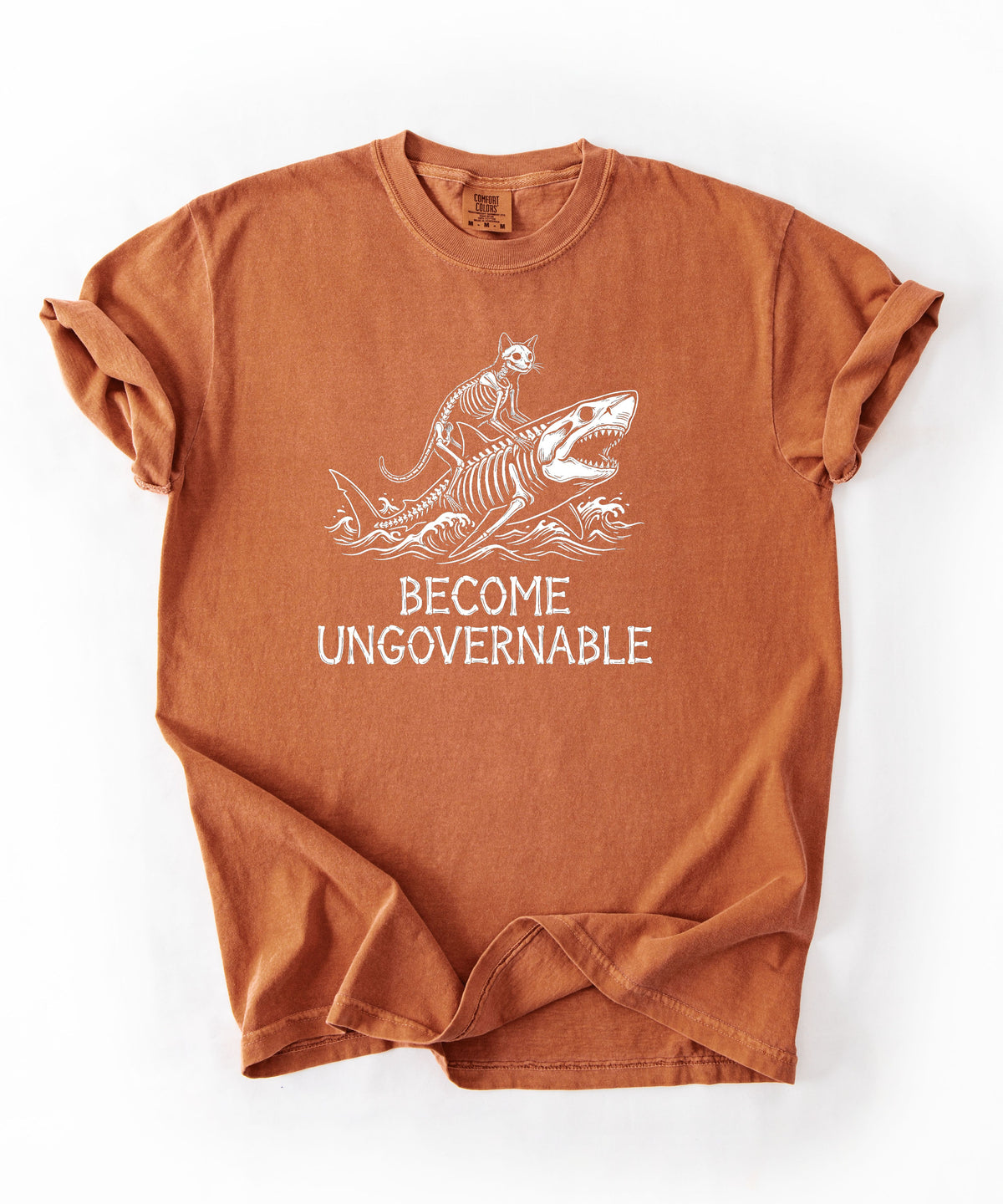 Become Ungovernable cat riding shark graphic t-shirt in Yam garment-dyed cotton