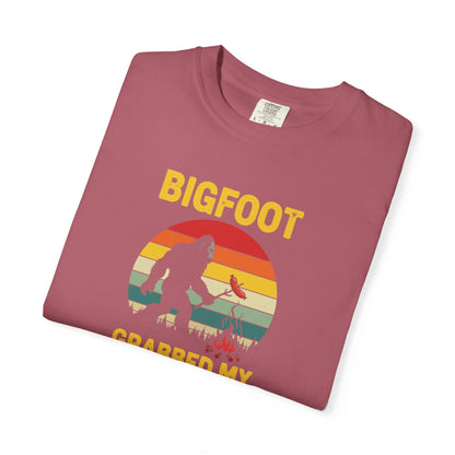 Bigfoot Grabbed My Weiner Unisex T shirt