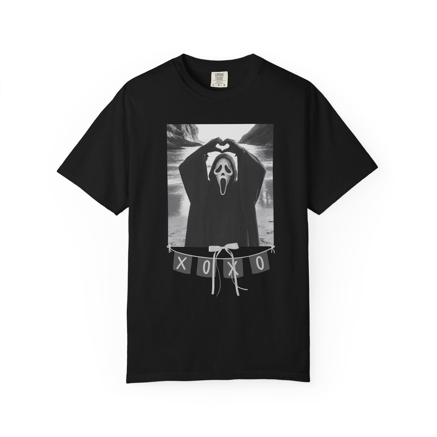 Scream Mask 'XOXO' Graphic T-Shirt