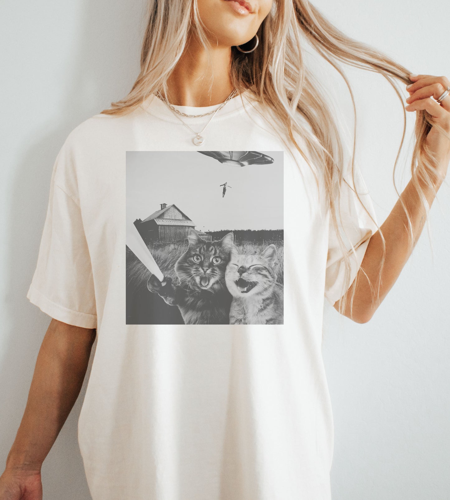 Cat UFO Graphic T-Shirt