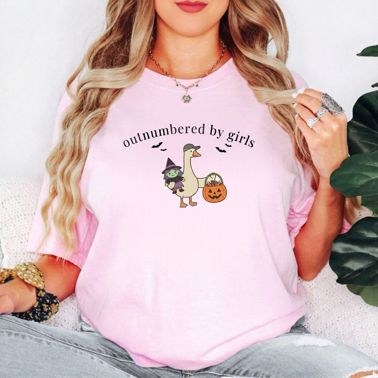 Silly Goose Outnumbered by Girls Halloween graphic tee in Blossom – GodaStudio